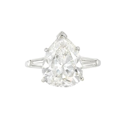 Lot 851 - Platinum and Diamond Ring