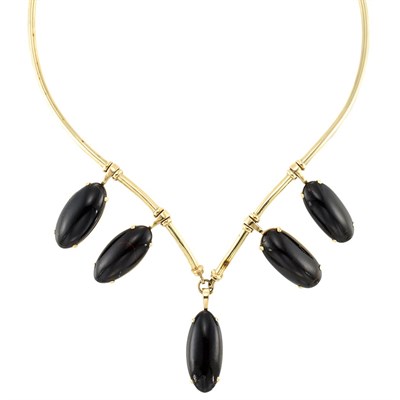 Lot 124 - Gold and Black Coral Pendant-Necklace