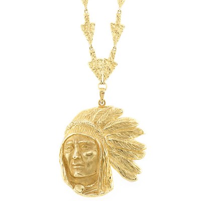 Lot 121 - Gold 'Sitting Bull' Pendant with Nugget Gold Link Necklace