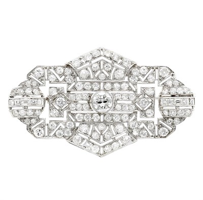 Lot 402 - Platinum and Diamond Brooch