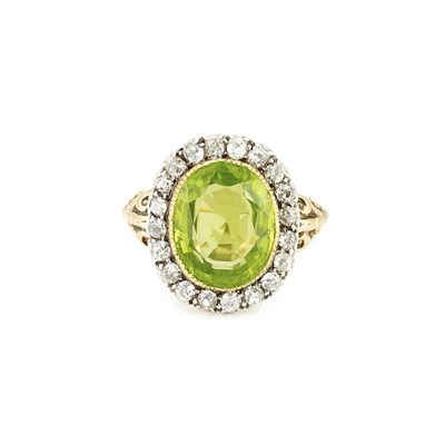 Lot 200 - Antique Gold, Silver, Peridot and Diamond Ring