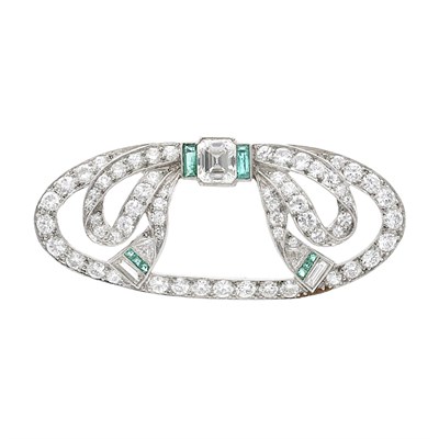 Lot 414 - Art Deco Platinum, Diamond and Emerald Brooch