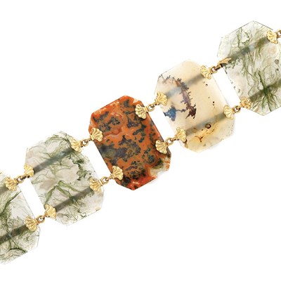 Lot 87 - Antique Gold and Agate Bracelet
