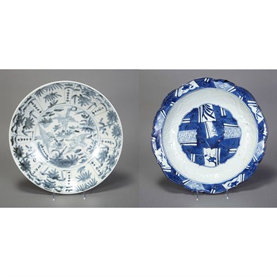 Lot 68 - Swatow Blue and White Bowl Ming Dynasty The...