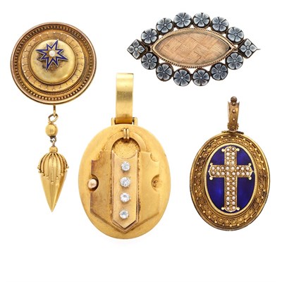 Lot 391 - Group of Antique Jewelry
