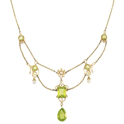 Lot 572 - Antique Gold, Peridot and Freshwater Pearl Swag Necklace