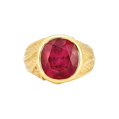 Lot 941 - Gentleman's Gold and Rubellite Ring