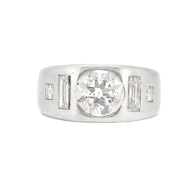 Lot 525 - Gentleman's Platinum and Diamond Gypsy Ring