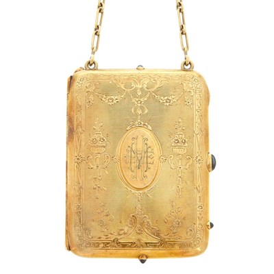 Lot 78 - Belle Epoque Gold and Cabochon Sapphire Vanity with Chain