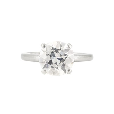 Lot 189 - White Gold and Diamond Ring
