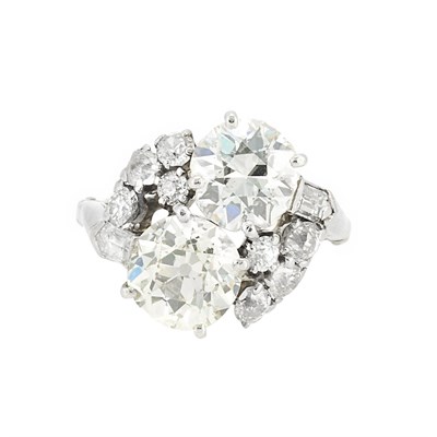 Lot 425 - Platinum and Diamond Crossover Ring