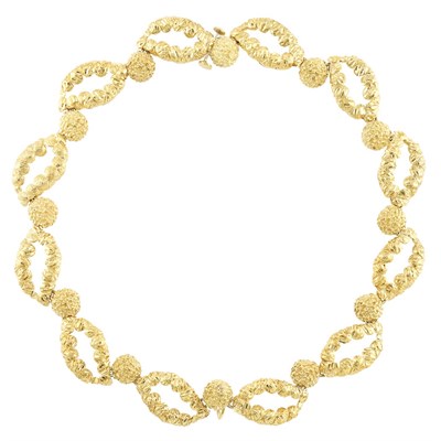 Lot 323 - Gold Necklace