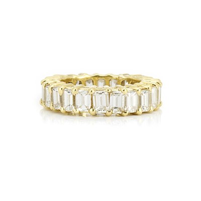 Lot 888 - Gold and Diamond Band Ring