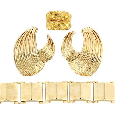 Lot 932 - Group of Gold Jewelry