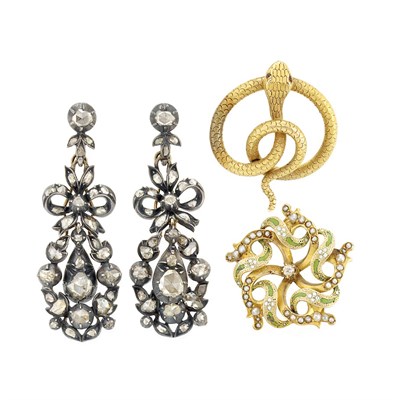Lot 584 - Group of Antique Jewelry