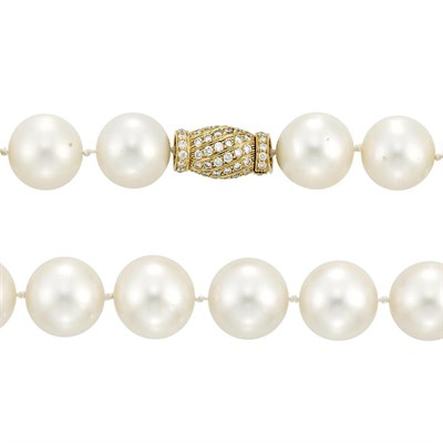 Lot 680 - South Sea Cultured Pearl Necklace with Gold and Diamond Clasp