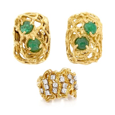 Lot 114 - Pair of Nugget Gold and Cabochon Emerald Earclips and Diamond Ring
