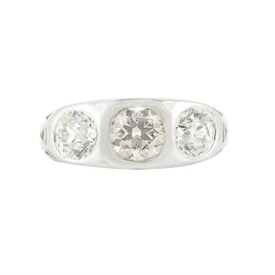 Lot 523 - Gentleman's Platinum and Diamond Gypsy Ring