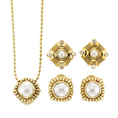 Lot 148 - Gold and Mabe Pearl Pendant-Necklace and Pair of Earrings and Pair of Gold Mabe Pearl and Diamond Earrings