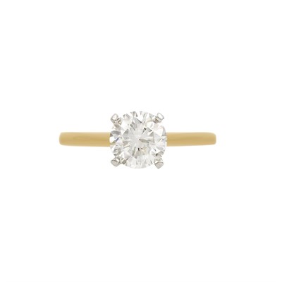 Lot 616 - Gold and Diamond Ring