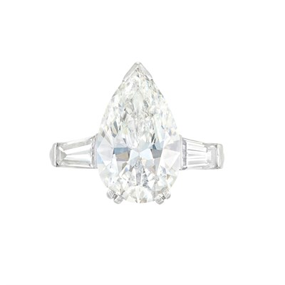 Lot 546 - Platinum and Diamond Ring