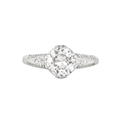 Lot 224 - Edwardian Platinum and Diamond Filigree Ring