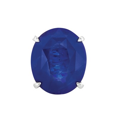 Lot 989 - Platinum and Sapphire Ring