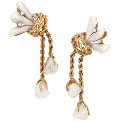 Lot 216 - Pair of Gold, Platinum, Freshwater Pearl and Diamond Pendant-Earclips