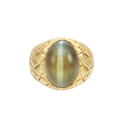 Lot 426 - Gentleman's Gold and Cat's Eye Ring
