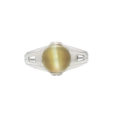 Lot 409 - Gentleman's Platinum, Cat's Eye and Diamond Ring