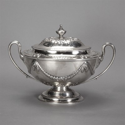 Lot 367 - English Silver Gilt Tureen London, 20th...