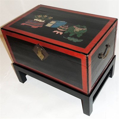 Lot 333 - Chinese Lacquered Box on Stand The hinged top...