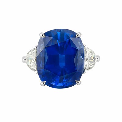 Lot 501 - Platinum, Sapphire and Diamond Ring