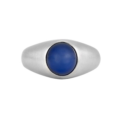 Lot 447 - Gentleman's Platinum and Star Sapphire Gypsy Ring