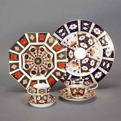 Lot 468 - Assembled Royal Crown Derby Porcelain Dinner...