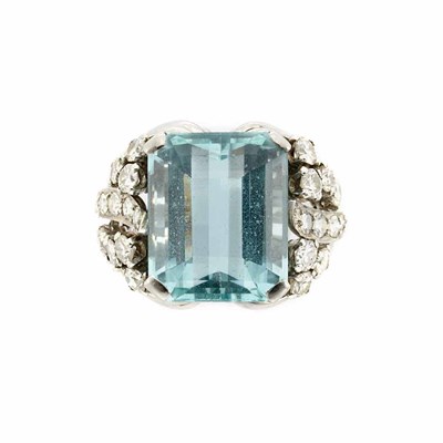 Lot 132 - Platinum, Aquamarine and Diamond Ring