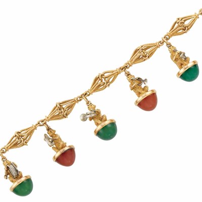 Lot 252 - Gold, Carnelian and Green Onyx Charm Bracelet