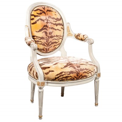 Lot 186 - Louis XVI Painted and Parcel Gilt Fauteuil en...