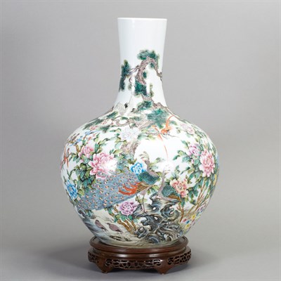 Lot 183 - Chinese Famille Rose Vase 20th Century The...