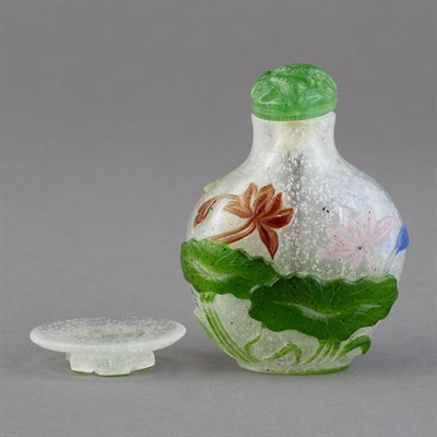 Lot 149 - Two Chinese Overlay Glass Snuff Bottles 20th...