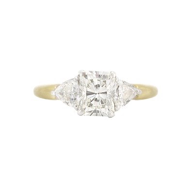Lot 85 - Gold, Platinum and Diamond Ring