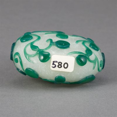 Lot 254 - Chinese Green Overlay Glass Snuff Bottle 19th...