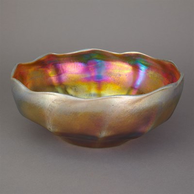 Lot 433 - Tiffany Favrile Ribbed Glass Center Bowl First...