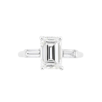 Lot 63 - Platinum and Diamond Ring