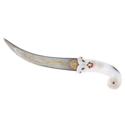 Lot 30 - Indian Dagger The gray hardstone scrolled...