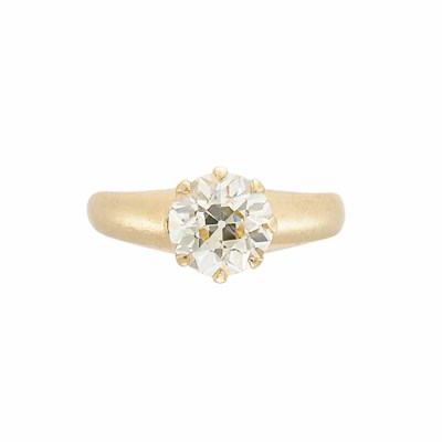 Lot 351 - Gold and Diamond Ring