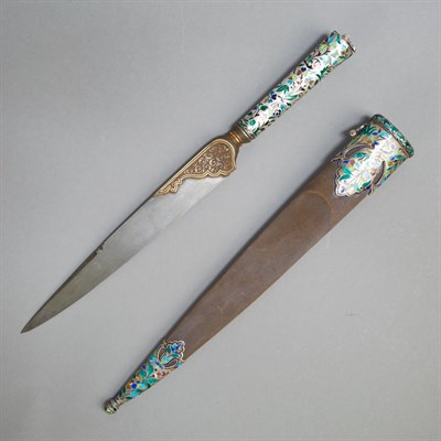 Lot 20 - Indian Mughal Style Dagger The straight blade...