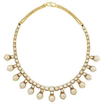 Lot 51 - Reversible Indian Gold, Foiled-Back Diamond, Cultured Pearl and Enamel Fringe Necklace
